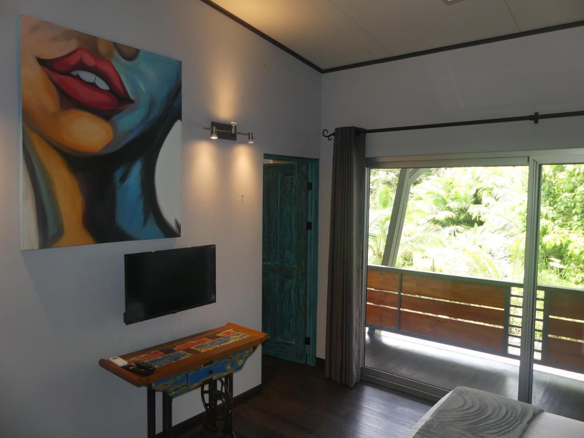 Hotel Faremiti Uvita Kültér fotó